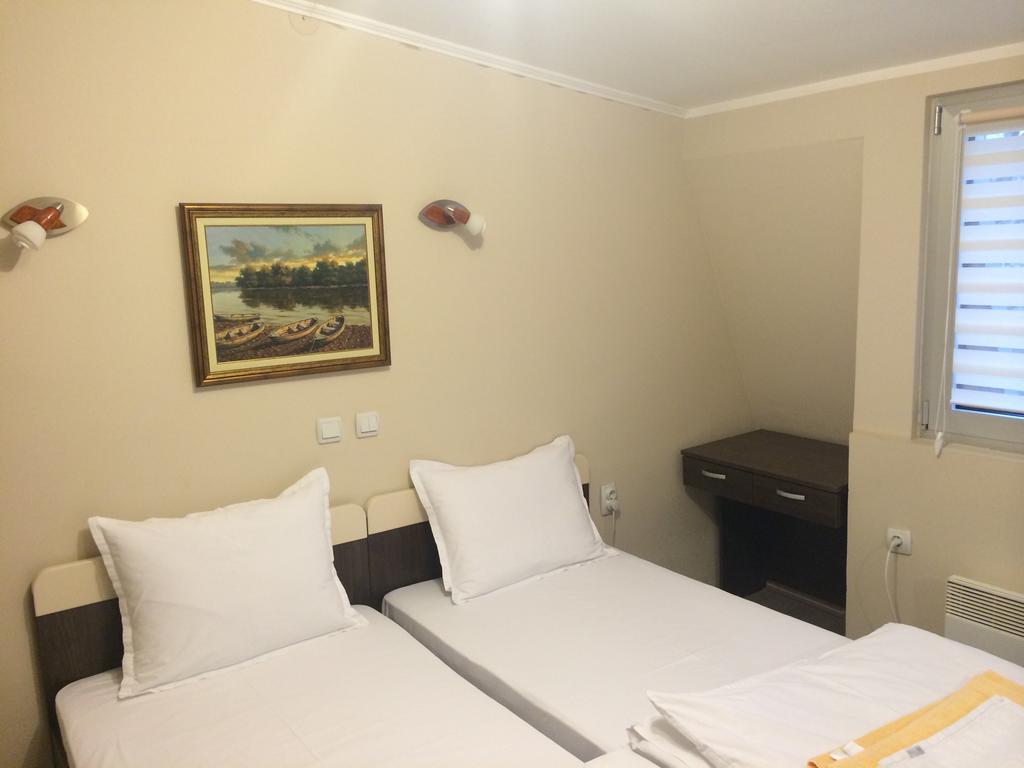 Prenociste Gazela Bed & Breakfast Pirot Oda fotoğraf