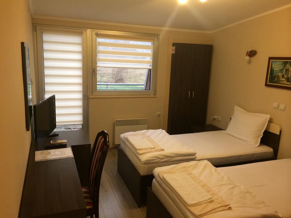 Prenociste Gazela Bed & Breakfast Pirot Oda fotoğraf