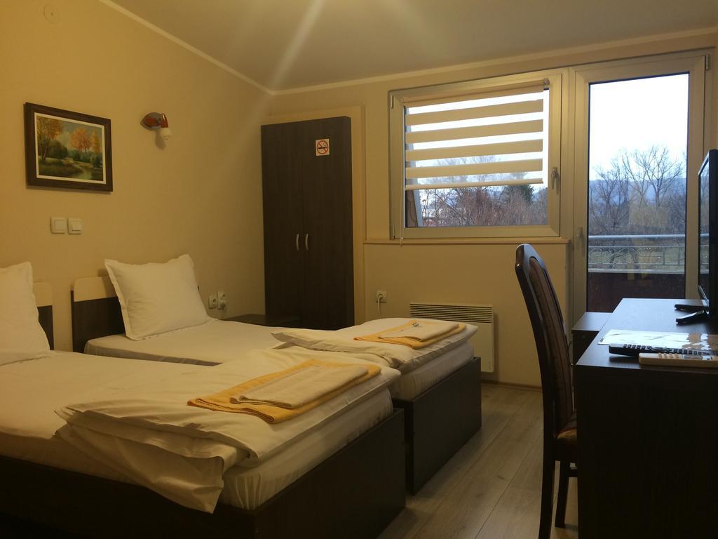 Prenociste Gazela Bed & Breakfast Pirot Oda fotoğraf