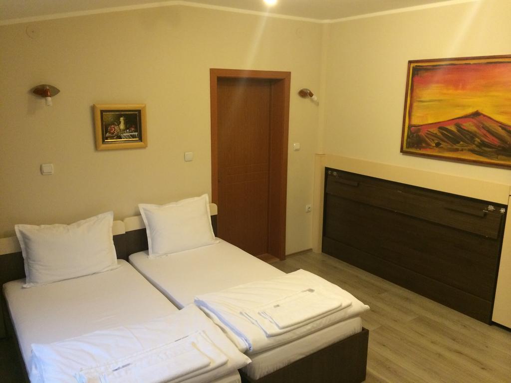 Prenociste Gazela Bed & Breakfast Pirot Oda fotoğraf